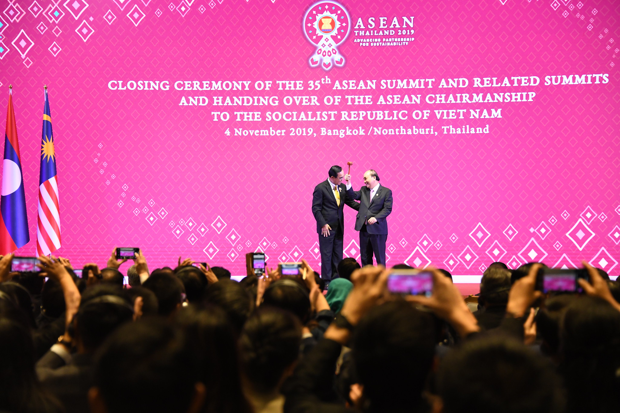 35th ASEAN Summit_Closing Ceremony Of The 35th ASEAN Summit And Related ...