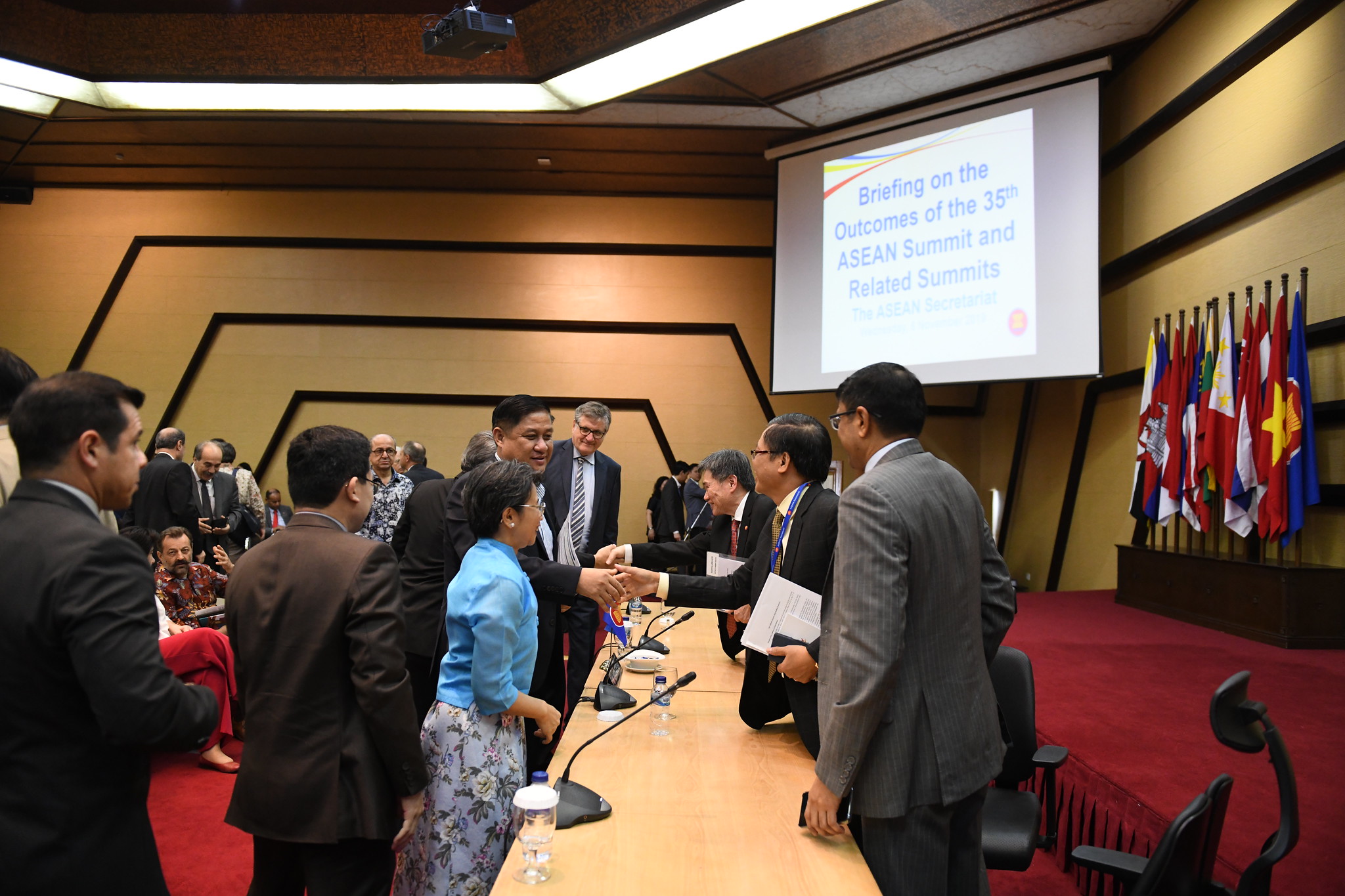 Briefing On The Outcomes Of The 35th ASEAN Summit And Related Summits ...