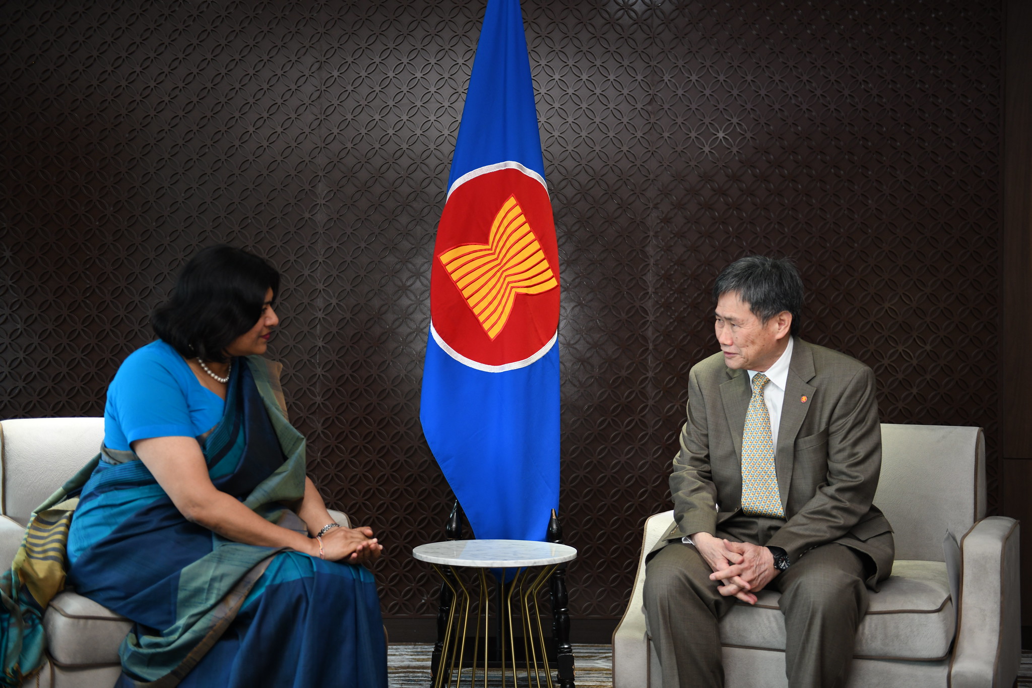 Presentation of LOC by Ambassador of Sri Lanka, H.E. Yasoja Gunasekera ...