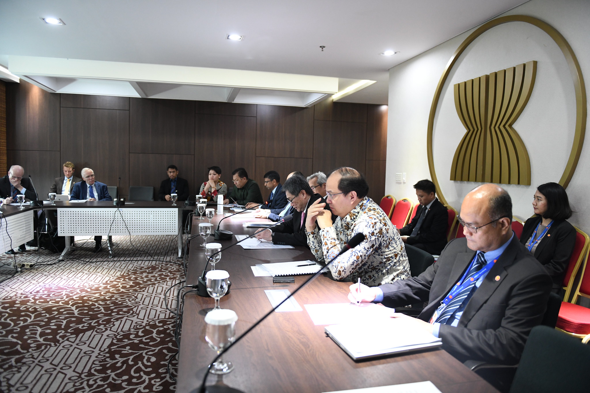 Courtesy call by Standing Committee for Foreign Affairs and Defense of ...