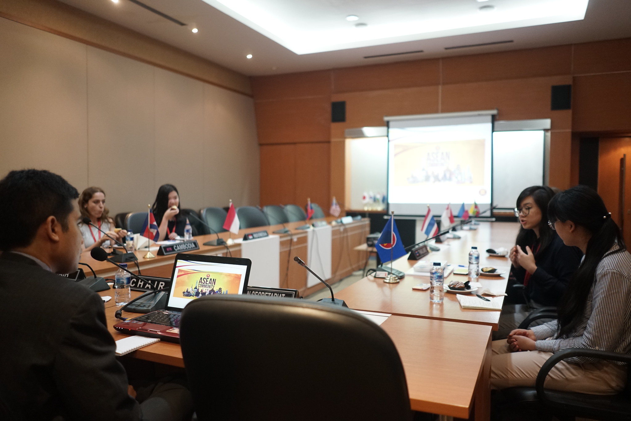 Visit from London School of Economic - ASEAN Main Portal