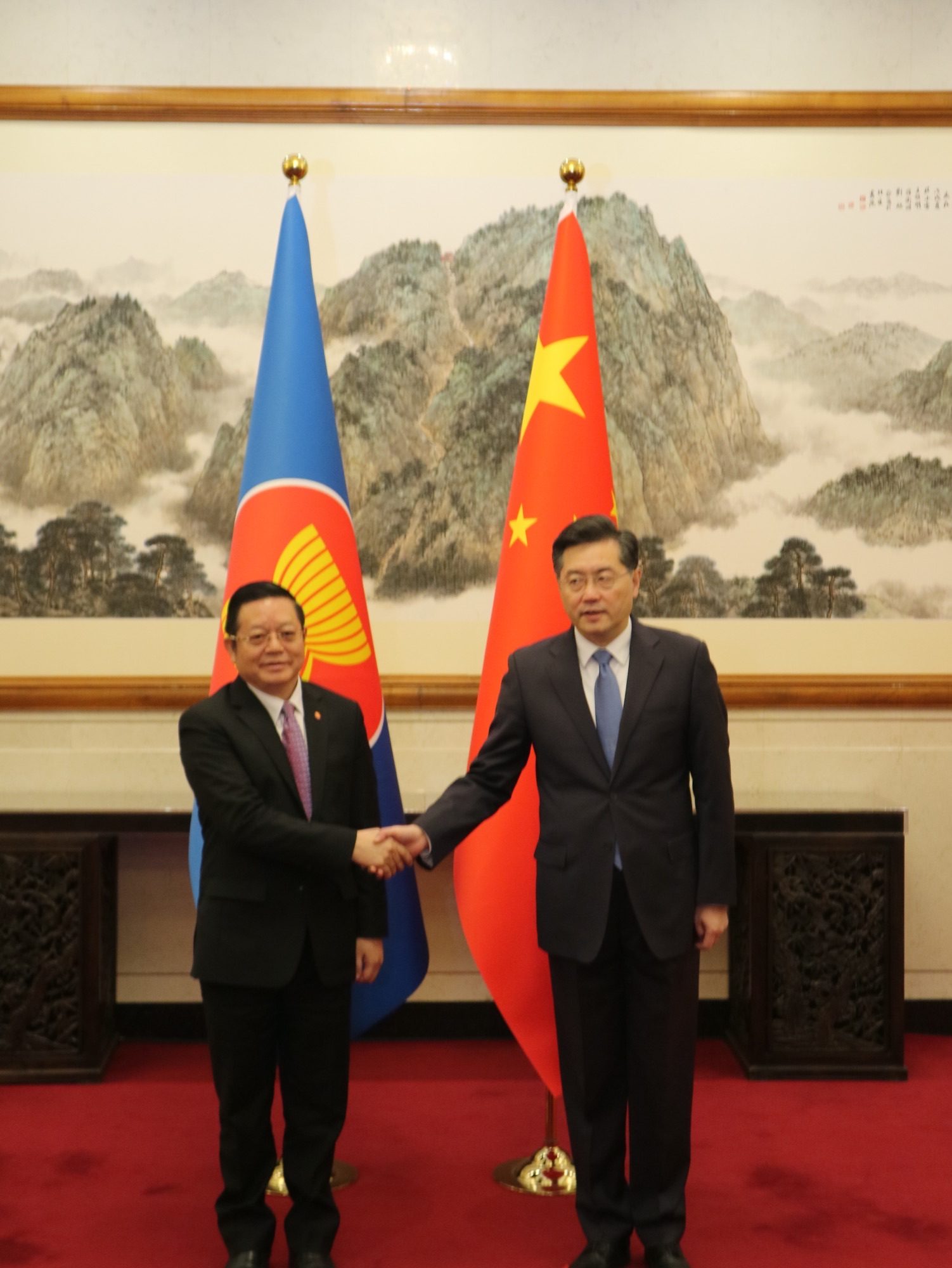 Secretary-General of ASEAN meets PRC State Councilor and Foreign ...