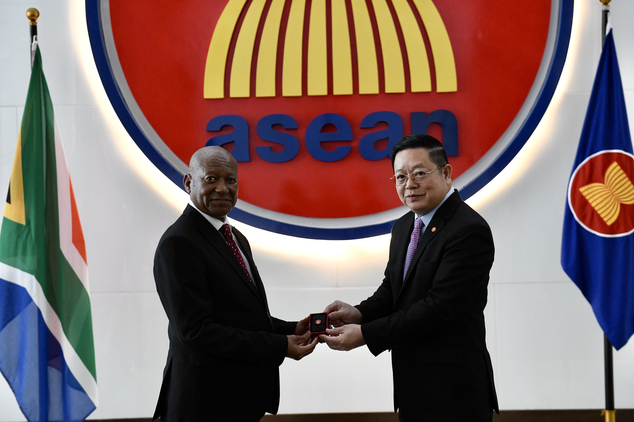 Ambassador Of South Africa To ASEAN Presents Credentials To Secretary ...