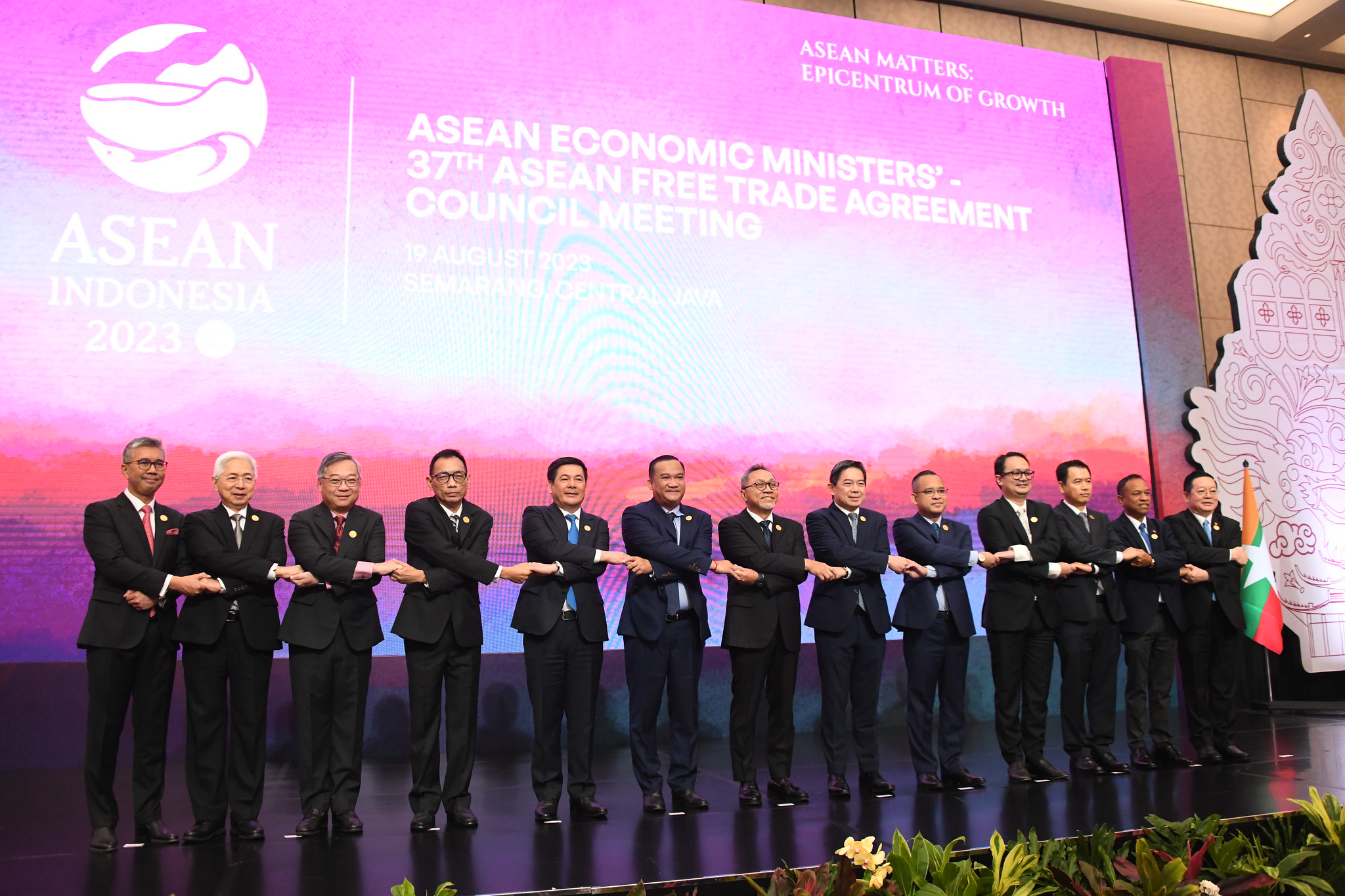 Secretary-General of ASEAN attends the 55th AEM – 37th AFTA Council ...