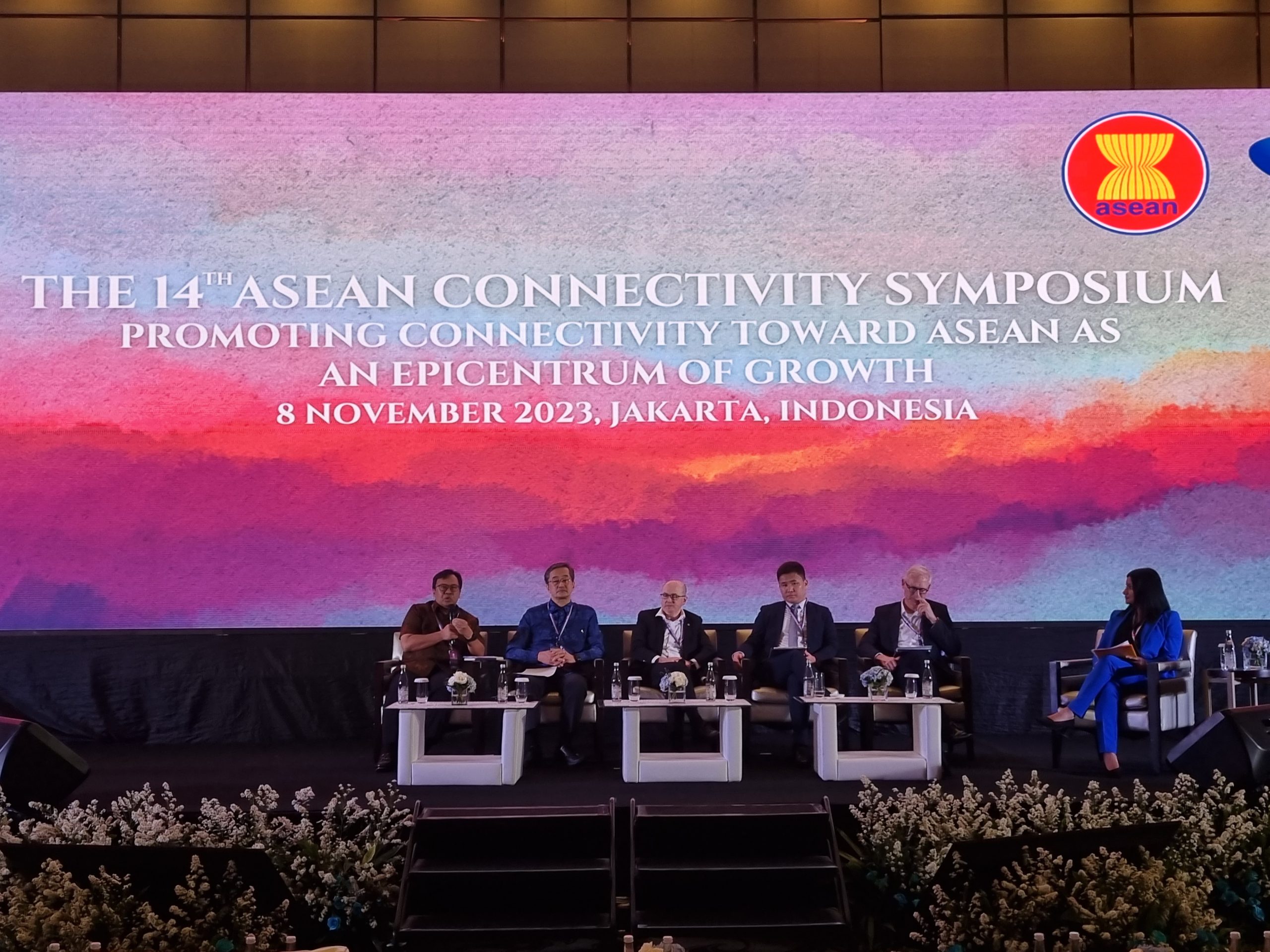 Advancing Connectivity Toward ASEAN’s Epicentrum Of Growth - ASEAN Main ...