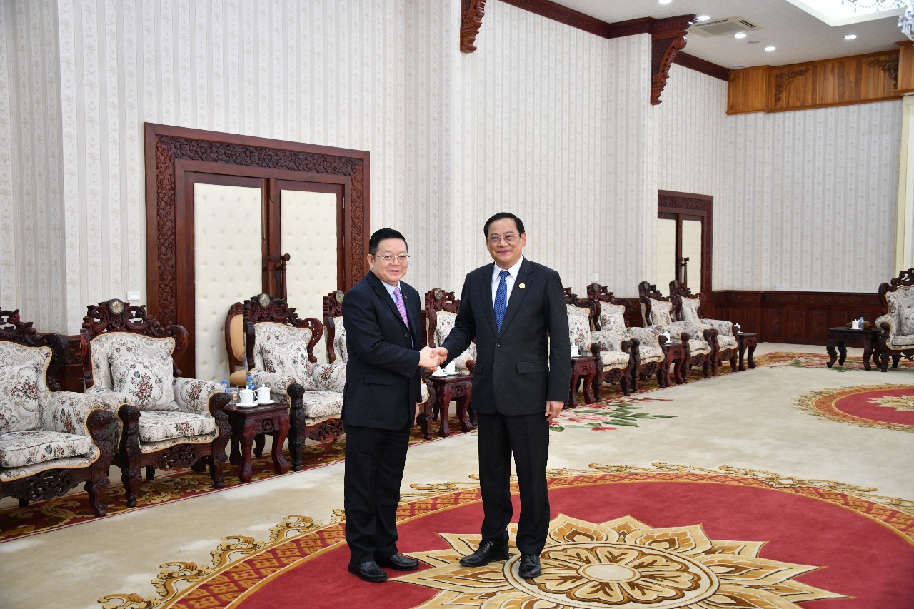 Secretary-General of ASEAN pays courtesy call on Prime Minister of Lao ...