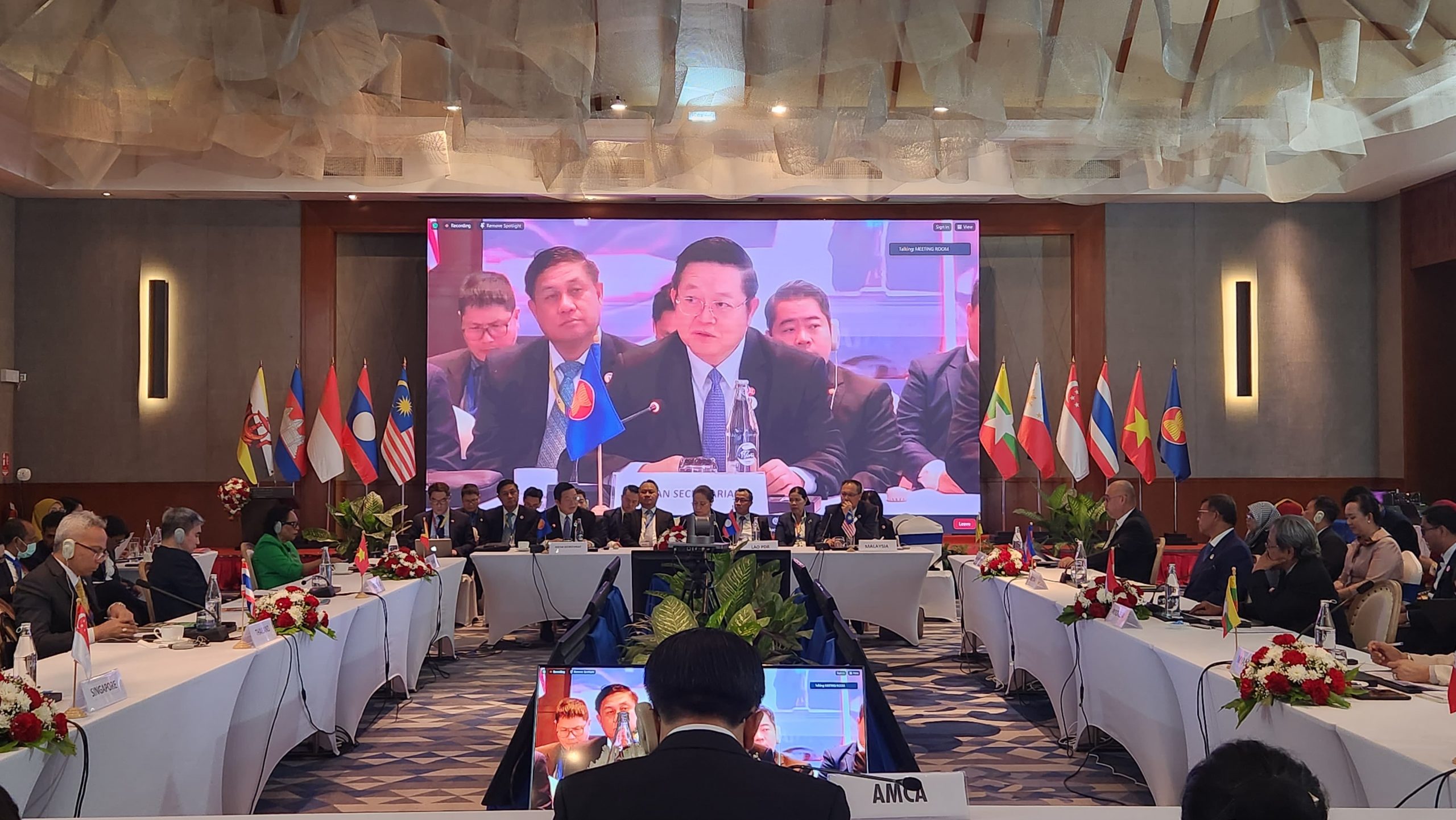 Secretary-General of ASEAN attends ASCC Council Interface with ...