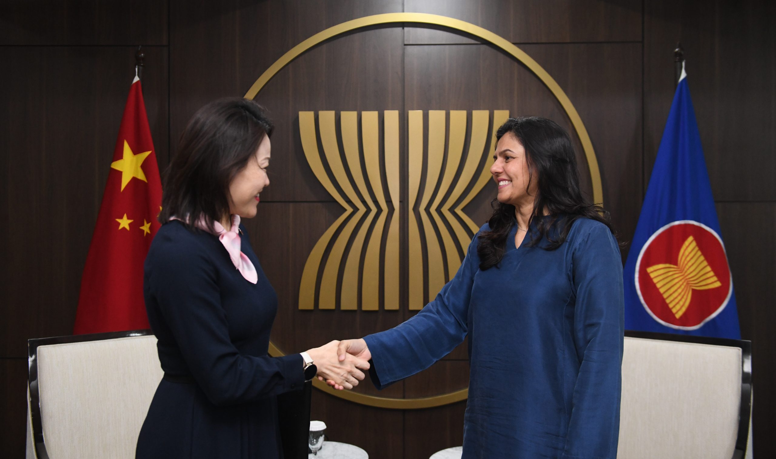 Deputy Secretary-General of ASEAN meets with Ambassador of the People’s ...