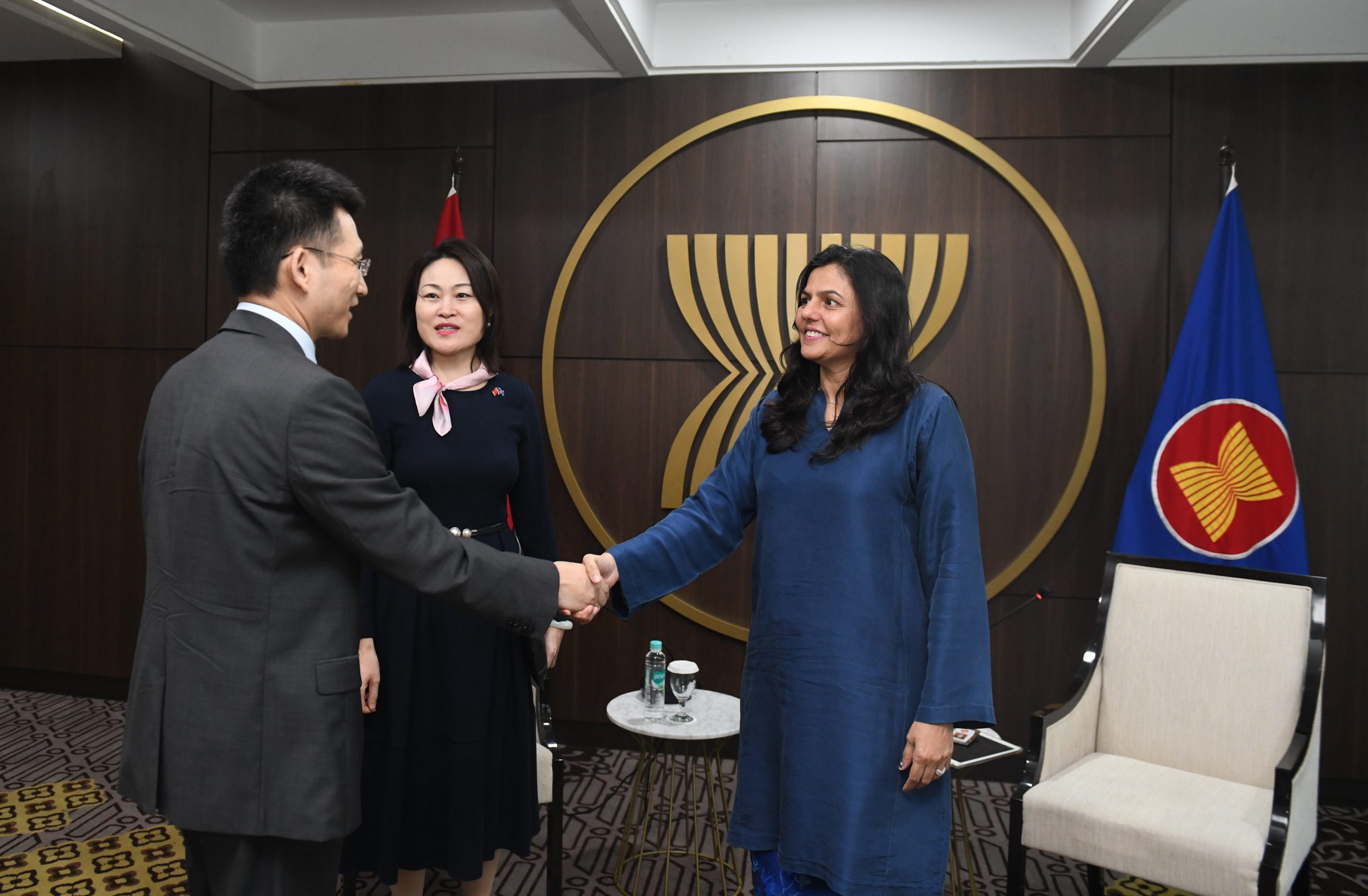 Deputy Secretary-General of ASEAN meets with Ambassador of the People’s ...