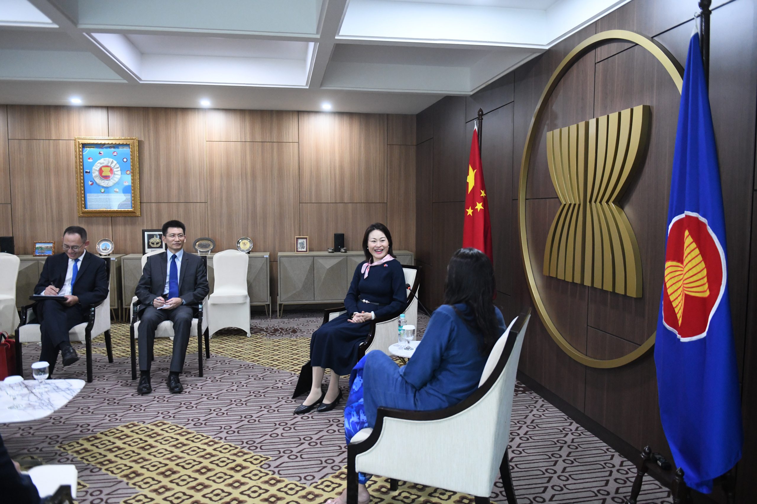 Deputy Secretary-General of ASEAN meets with Ambassador of the People’s ...