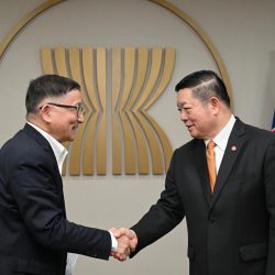 Secretary-General of ASEAN Meets with Associate Vice-President of University of Hong Kong