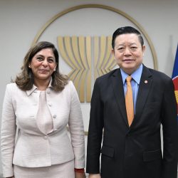 Secretary-General of ASEAN meets with Director-General of International Rice Research Institute