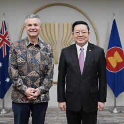 Secretary-General of ASEAN meets with the Assistant Minister for Foreign Affairs and Trade and Assistant Minister for Immigration of Australia