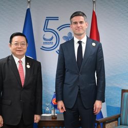 Secretary-General of ASEAN Meets Foreign Minister of the Netherlands
