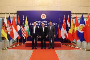 Secretary-General of ASEAN meets with Secretary-General of ASEAN-China Center
