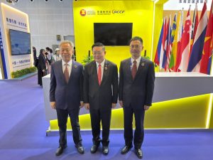 Secretary-General of ASEAN Tours the 23rd CAEXPO Pavilions