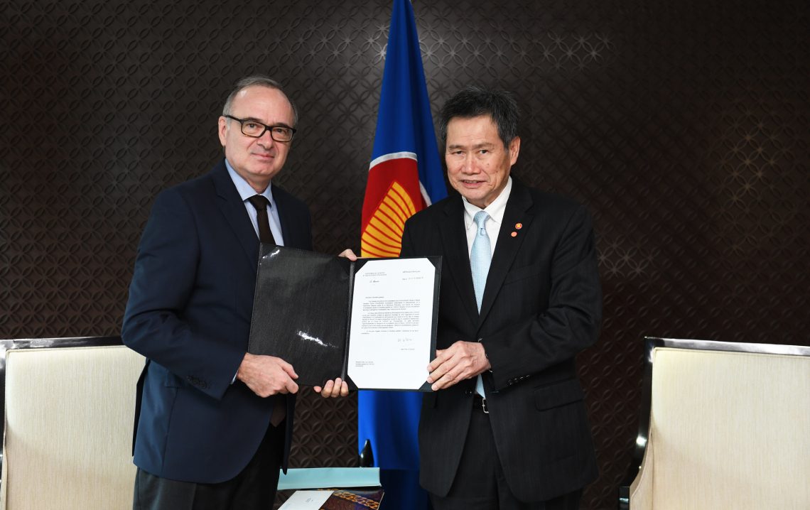 Ambassador of France to ASEAN presents credentials - ASEAN Main Portal